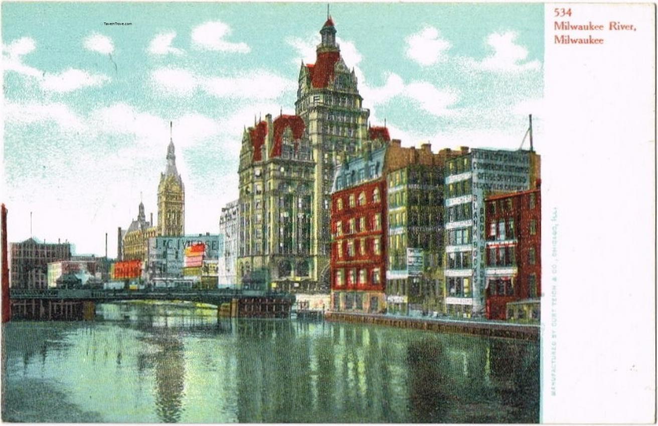 Milwaukee River Pabst Building